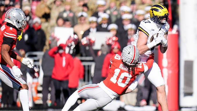 Il football del Michigan sconvolge l’Ohio State 13-10, poi scoppia la rissa