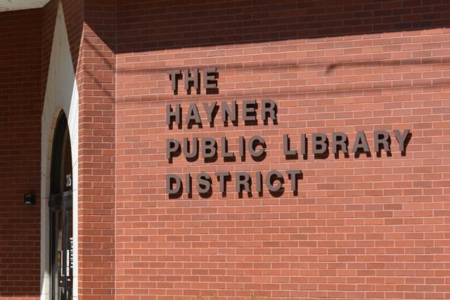 La Biblioteca Hayner ospiterà la fiera del libro d’autore locale, porte aperte sulla genealogia e la storia locale e altri programmi a dicembre